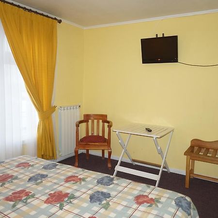 Hostal Ovejero Punta Arenas Exterior foto